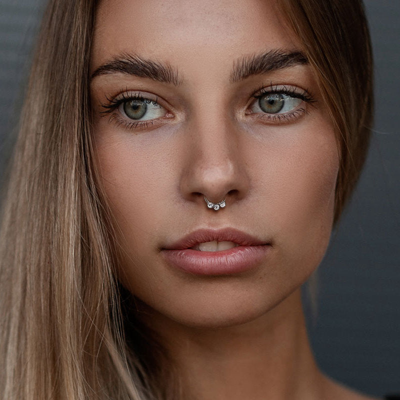 316L Surgical Steel Hinged Segment Hoop Ring with 3 Crystals - Gold-Body Piercing Jewellery, Cartilage, Crystal, Daith, Nose, Septum Ring-ns0102-m_a17ef106-c5e9-4049-a94d-89de82a59f51-Glitters