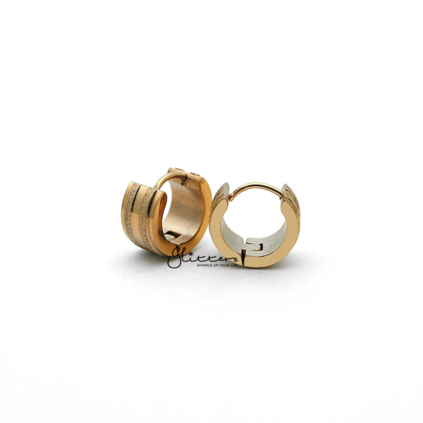 18K Gold IP Stainless Steel Hinged 2 Sand Sparkle Lines Center Hoop Earrings-earrings, Hoop Earrings, Huggie Earrings, Jewellery, Men's Earrings, Men's Jewellery, Stainless Steel-er0304_2sparkle_lines01-Glitters