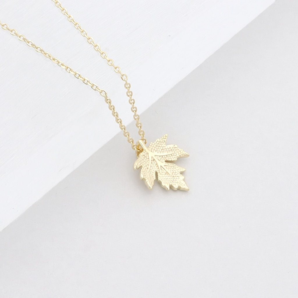 Women's hot sale necklaces canada